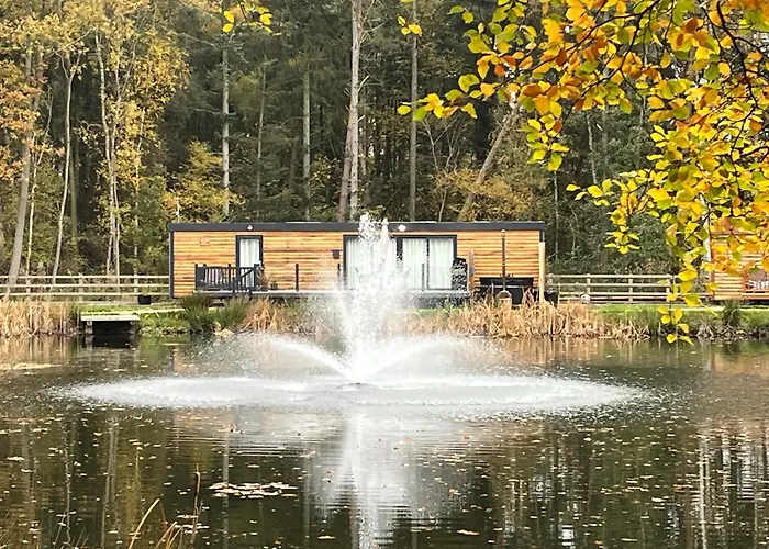 Oak Boutique Lodge Includes Hot Tub Air Con & Dog